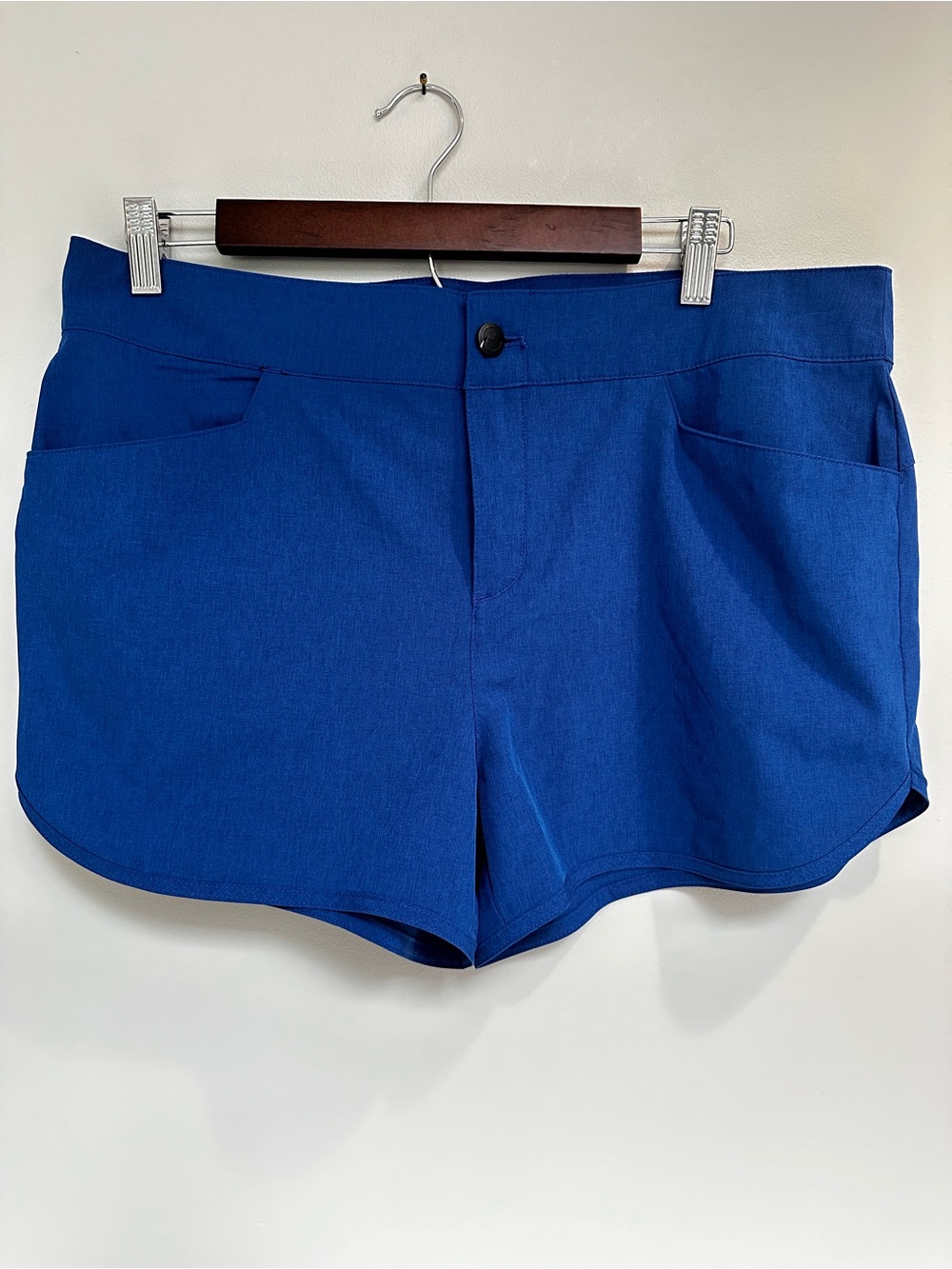 Magellan Outdoors Pro Fish Women’s Shorts Large Blue